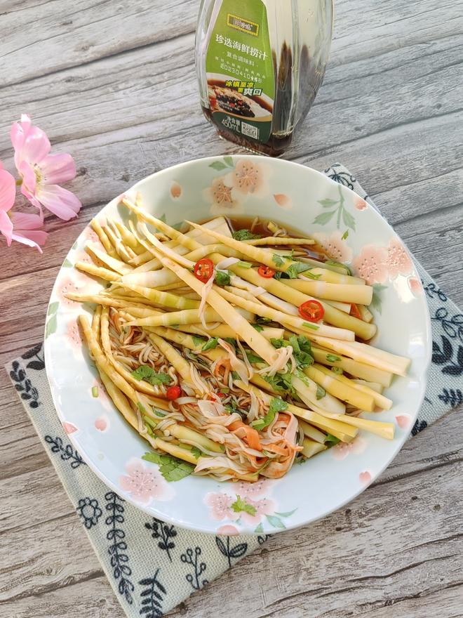 Quick Version - Crab Stick and Thin Bamboo Shoots in Dipping Sauce