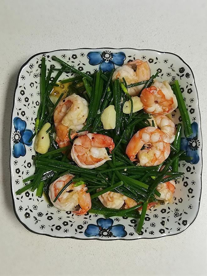 Home-cooked Dish: Stir-fried Shrimp with Chives