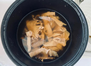 Soak the dried bamboo shoots overnight.