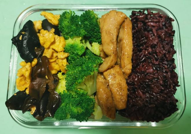 Quick and Healthy Lunch Box for Office Workers