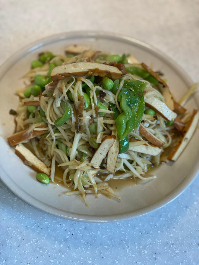 Simple Rice Dish for Hot Summer - Stir-Fried Grandmother's Vegetable with Green Pepper, Young Bamboo Shoots, Soybeans, and Dried Tofu