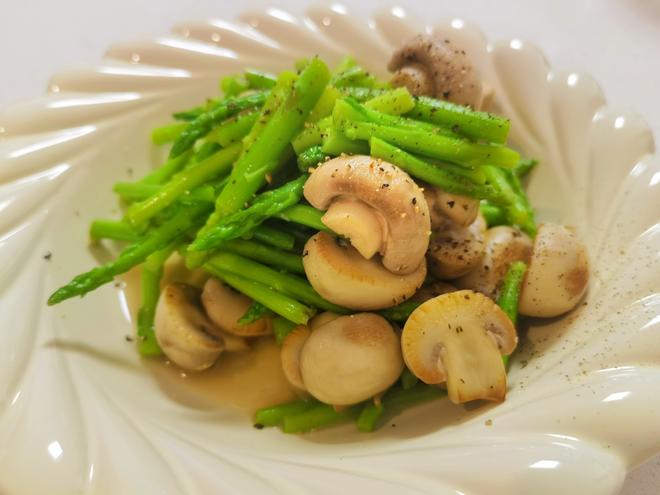 Asparagus and Mushroom Stir-Fry