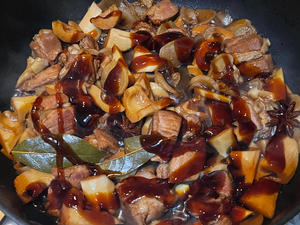 Simmer for twenty minutes and drizzle some oyster sauce according to taste.