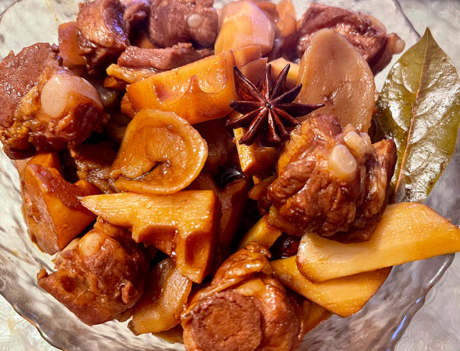 Crispy Bone Ribs Braised with Spring Bamboo Shoots and Dried Potatoes