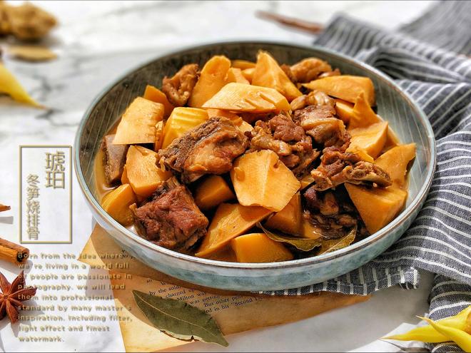 Home-cooked Dish: Braised Spare Ribs with Winter Bamboo Shoots