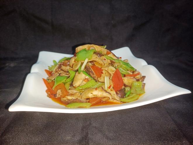 Stir-Fried Green Pepper with Mushrooms