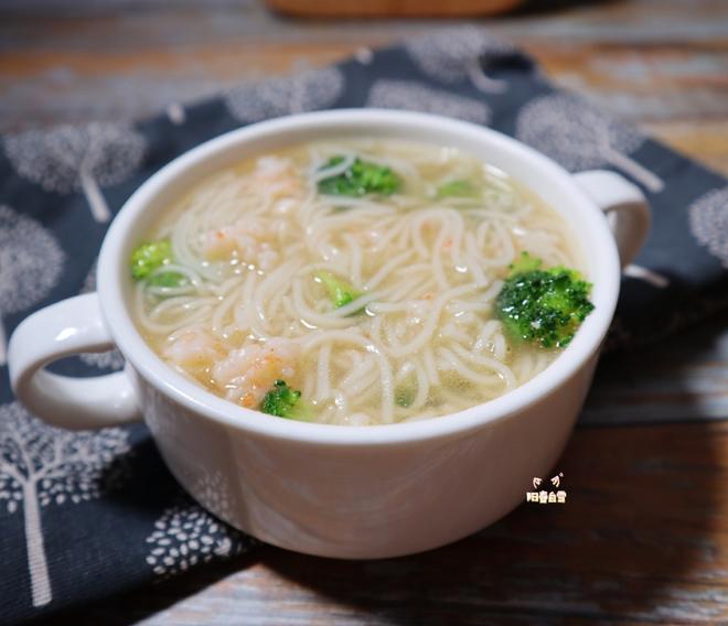 Shrimp and Broccoli Soup Noodles (For Baby 12+ Months)