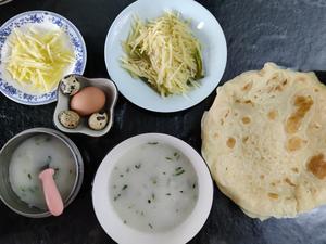 Pancakes with eggs, quail eggs, and vegetable broth.