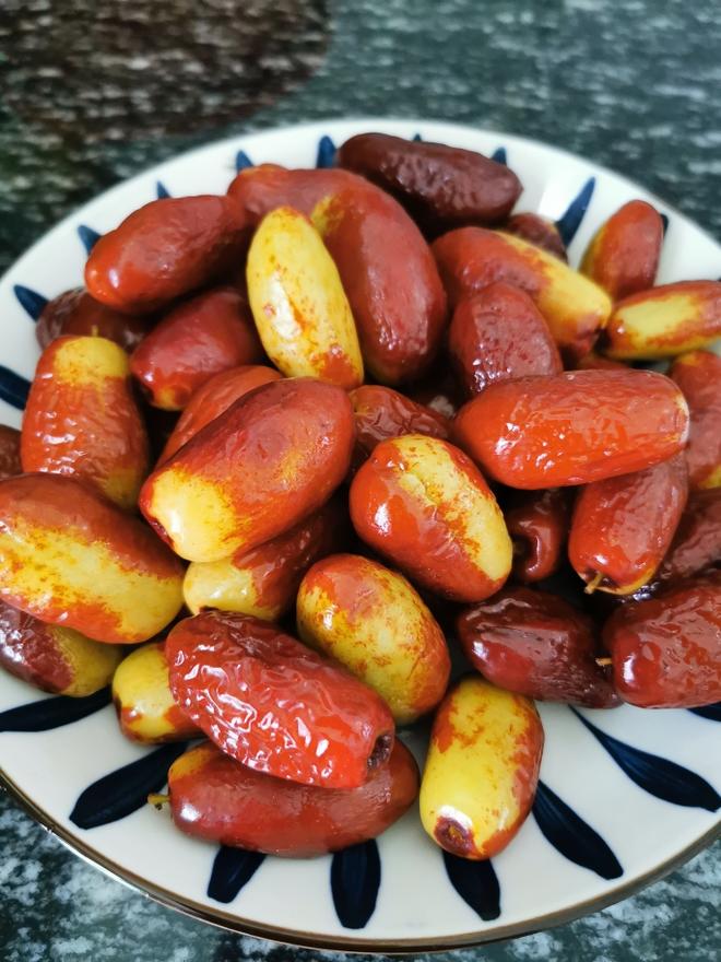 Steamed Jujubes: Easy to Digest for Children and the Elderly