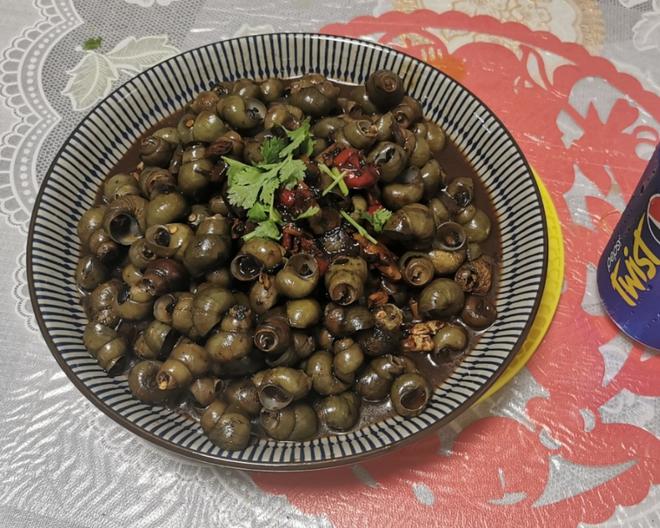 Mid-Autumn Night Snack: Delicious Stir-Fried Pond Snails