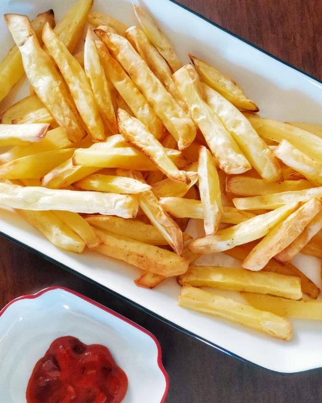 Air Fryer Fries (Only Requires Potatoes) Super Simple Recipe