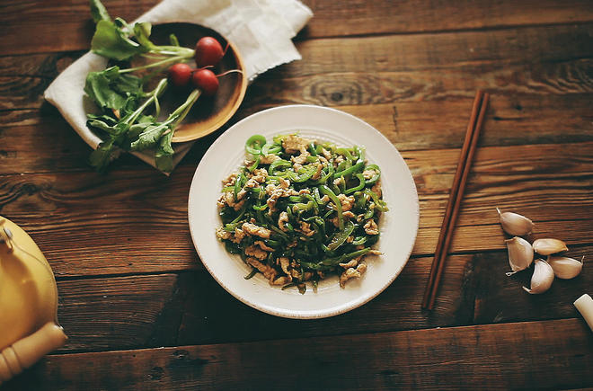 Taste of Time: Green Pepper Stir-Fried Pork