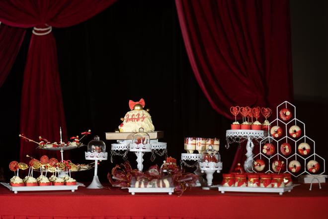 Red Wedding Dessert Table