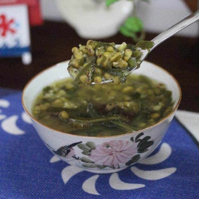 Tangerine Peel Kelp and Mung Bean Sweet Soup