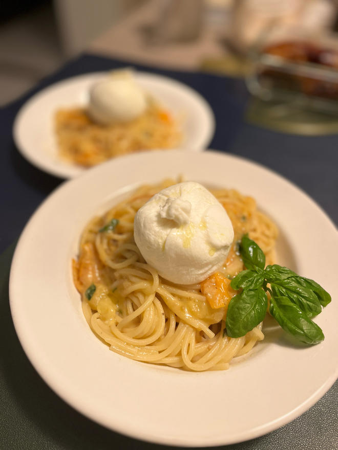 The Ultimate Way to Enjoy Burrata Cheese with Pasta | Cherry Tomato and Cheese Pasta