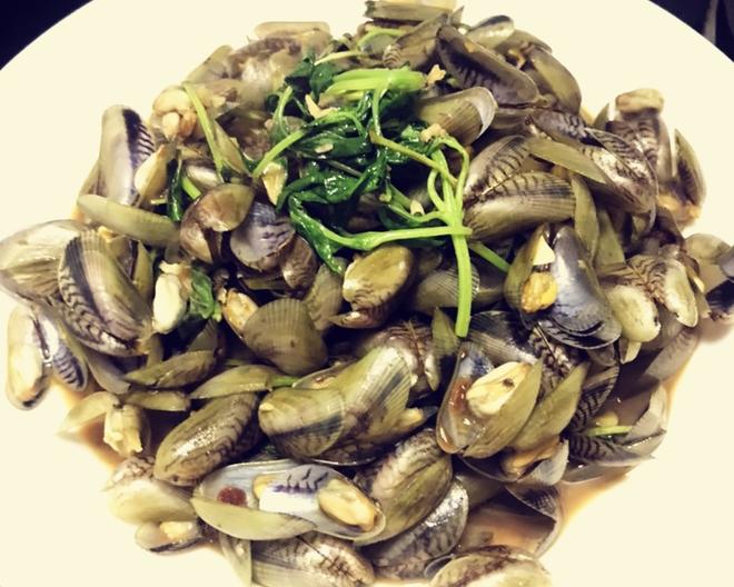 Quick 6-Minute Dish! Stir-Fried Sea Clams with Basil