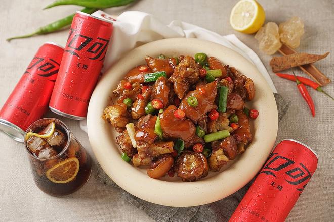 Spicy Hunan Stir-fried Pig Trotters: Tender, Spicy, and Delicious!