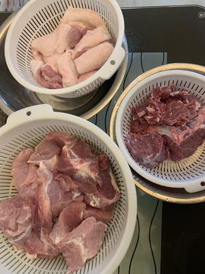 Clean and portion the lean pork, fatty pork, and beef for later use.