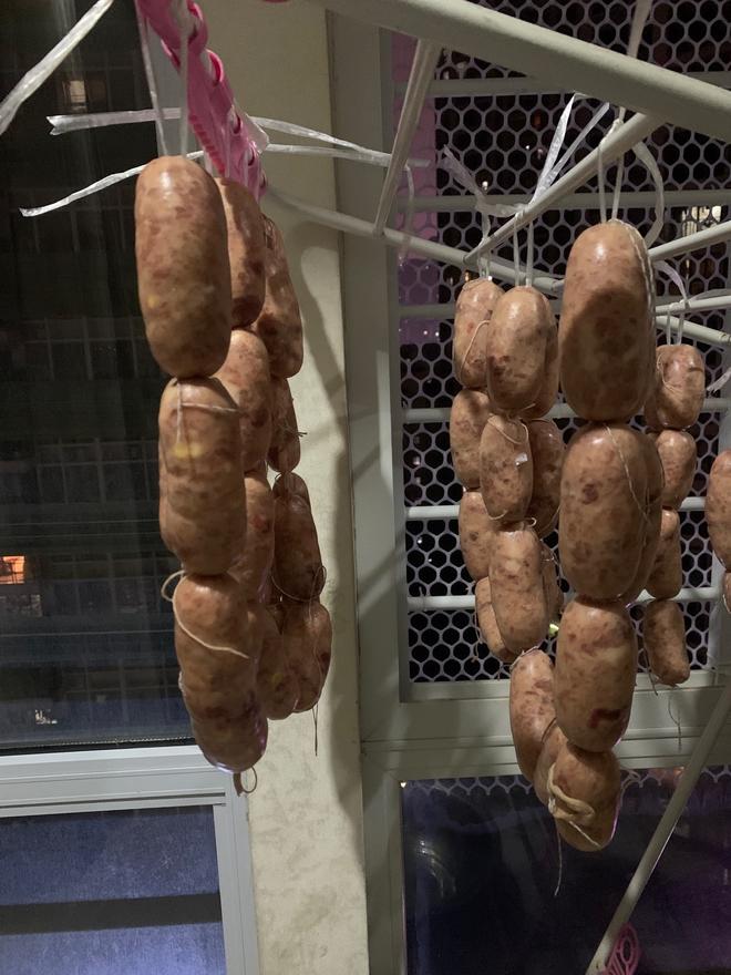 Crispy Pork and Beef Sausage Collection