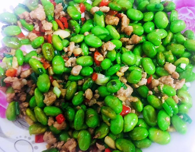 Edamame with Minced Meat – A Perfect Side Dish