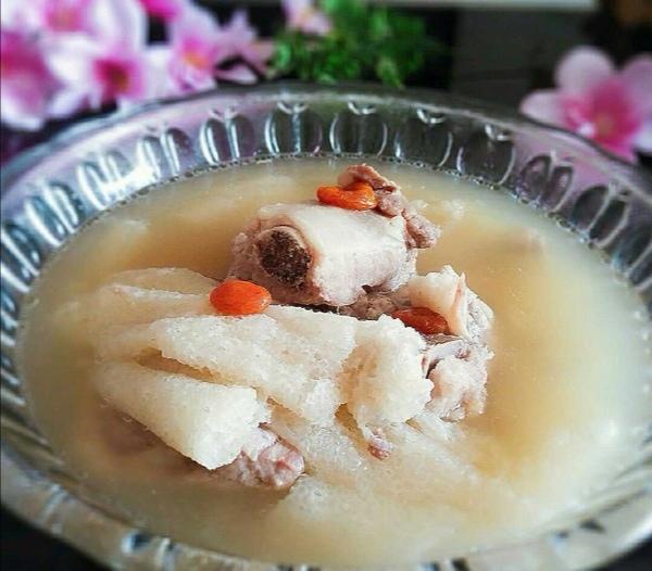 Bamboo Fungus Pork Soup