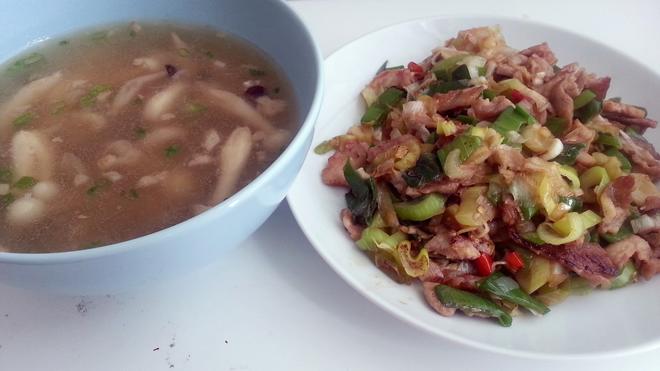 Stir-Fried Green Onions with Pork & Minced Mushroom Soup