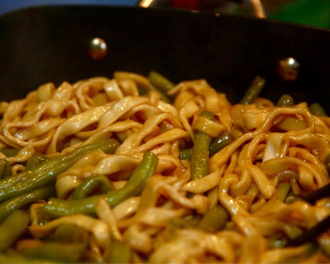 Braised Green Beans Noodles