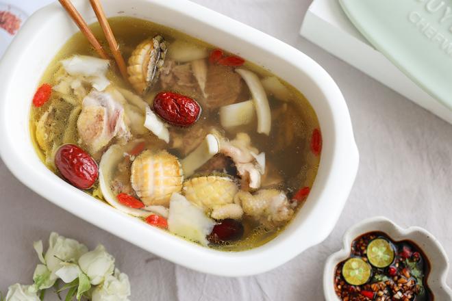 Fresh and Sweet Abalone Coconut Chicken Soup【March Beiding Steamer Recipe】