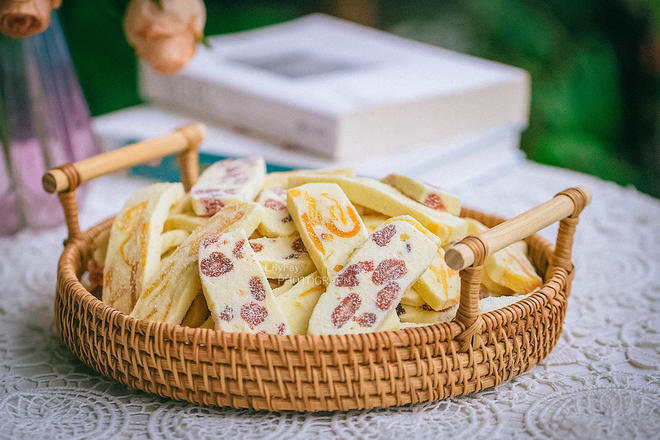 Chewy Mango Strawberry Nougat Milk Cake (Quick New Year Treat, Suitable for All Ages)