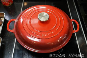 If using a gas stove, set it to the lowest heat, cover, and bake for 2 hours, turning occasionally.