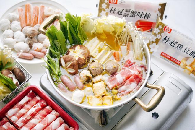 Sichuan Style Golden Soup Beef Hot Pot