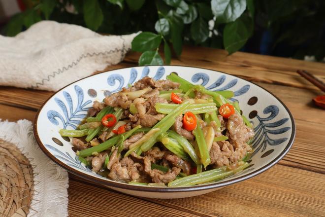 Stir-Fried Lamb with Celery❗️Tender Lamb Tips, Spicy and Appetizing❤️