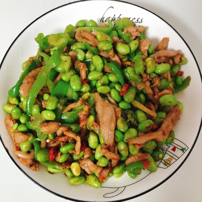 Edamame and Green Pepper Stir-Fried Shredded Pork