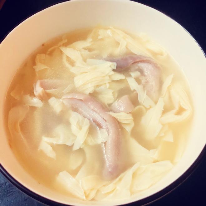 Essential Weekly Soup from Guangzhou: ‘Bean Curd Skin and White Nut Pig's Tripe Soup’