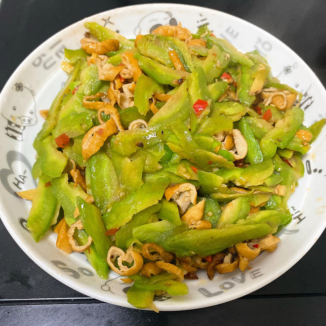 Stir-Fried Bitter Melon with Large Intestines