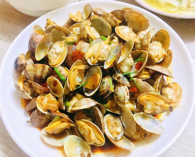 Quick Home Cooked Dish: Stir-Fried Clams (Only Three Main Ingredients)