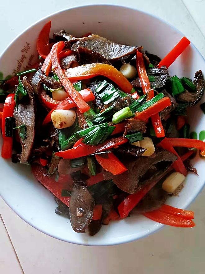 Garlic Leaf Stir-Fried Pig Heart