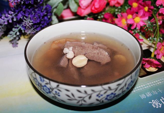 Fox Nut and Lotus Seed Soup with Pig's Heart