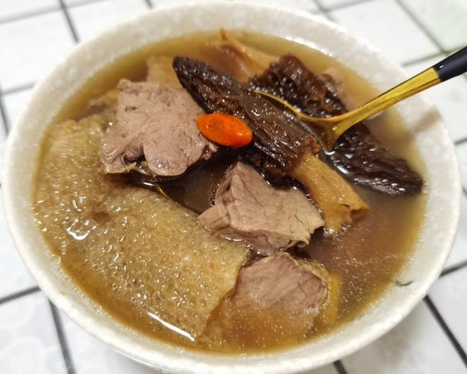 Bamboo Fungus and Morel Stewed Pig Heart: A Cozy Winter Soup