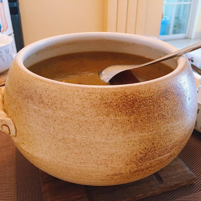 Black-boned Chicken Soup with Hazel Mushrooms