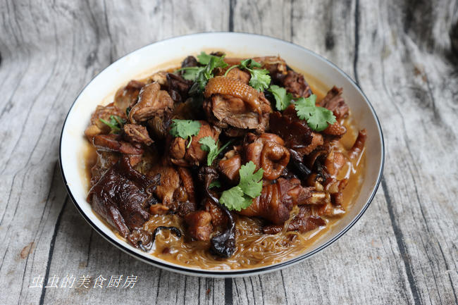 Chicken Stewed with Mushrooms