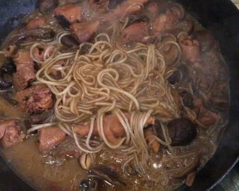 Chicken Stewed with Mushrooms