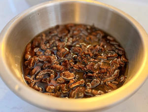 Soak hazel mushrooms in warm water (change the water 2-3 times).