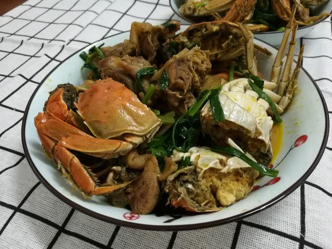 Delicious Braised Chicken with Crabs without Added Oil