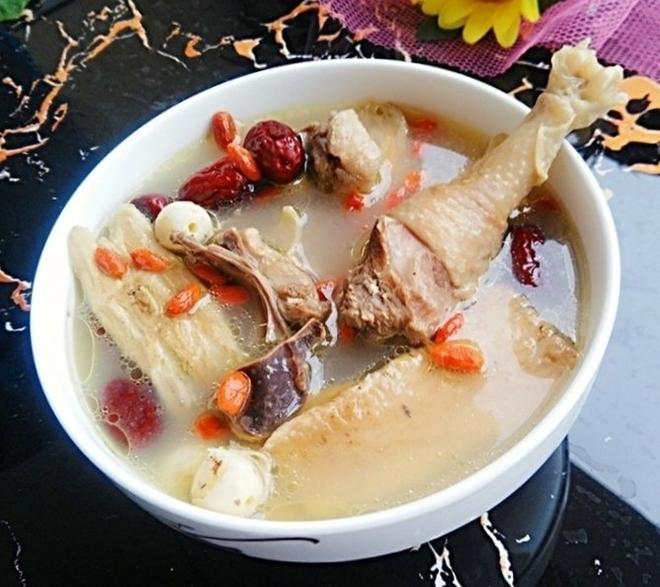 Dangshen and Huangqi Stewed Old Hen Soup