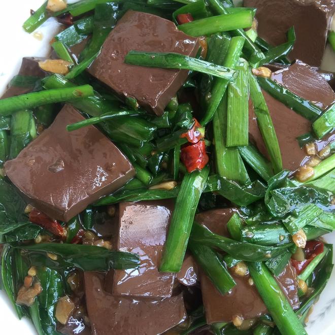 Tiger Mommy's Home Cooking: Stir-Fried Duck Blood with Chives