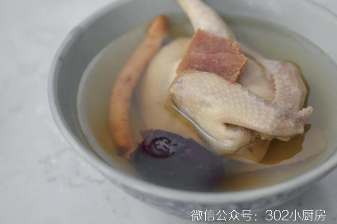 Stewed Pigeon with American Ginseng <302 Small Kitchen>