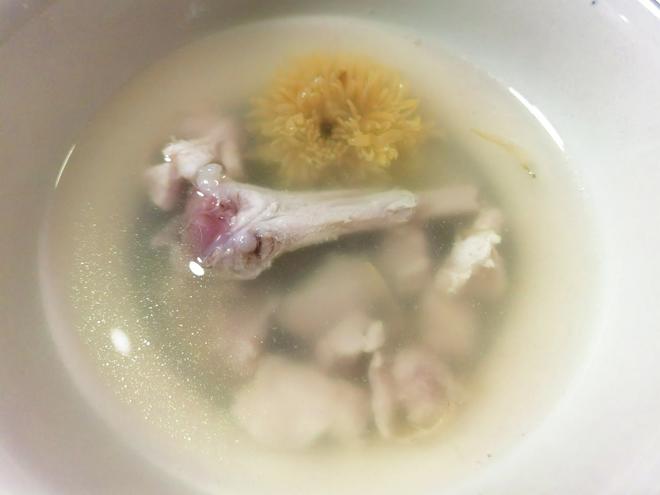 Rabbit Meat and Chrysanthemum Soup