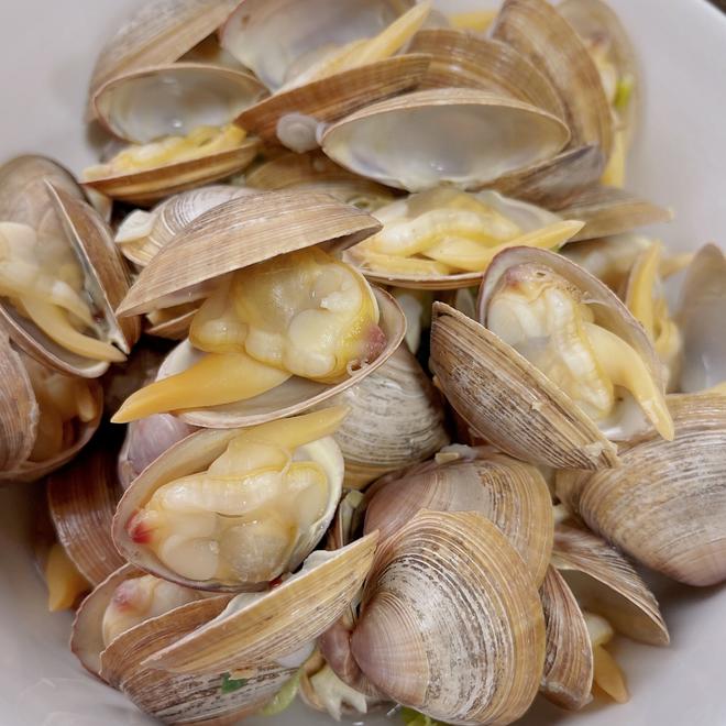 Fresh to Perfection: Minimalist Juicy Clams