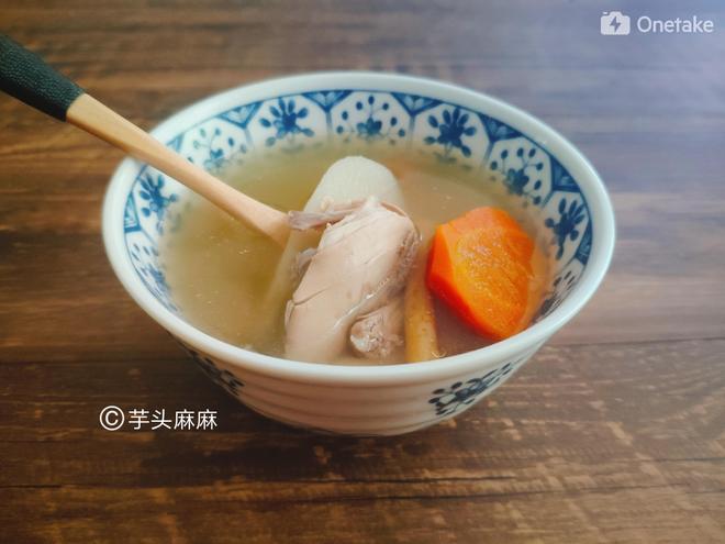 Classic Traditional Guangdong Soup: Codonopsis, Solomon's Seal, Party Ginseng, and Quail Soup (Cooling Soup)